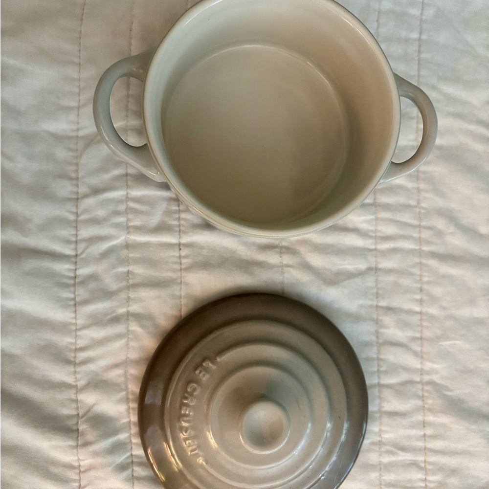 Le Creuset Nutmeg Mini Cocotte 8oz - Picture 3 of 8